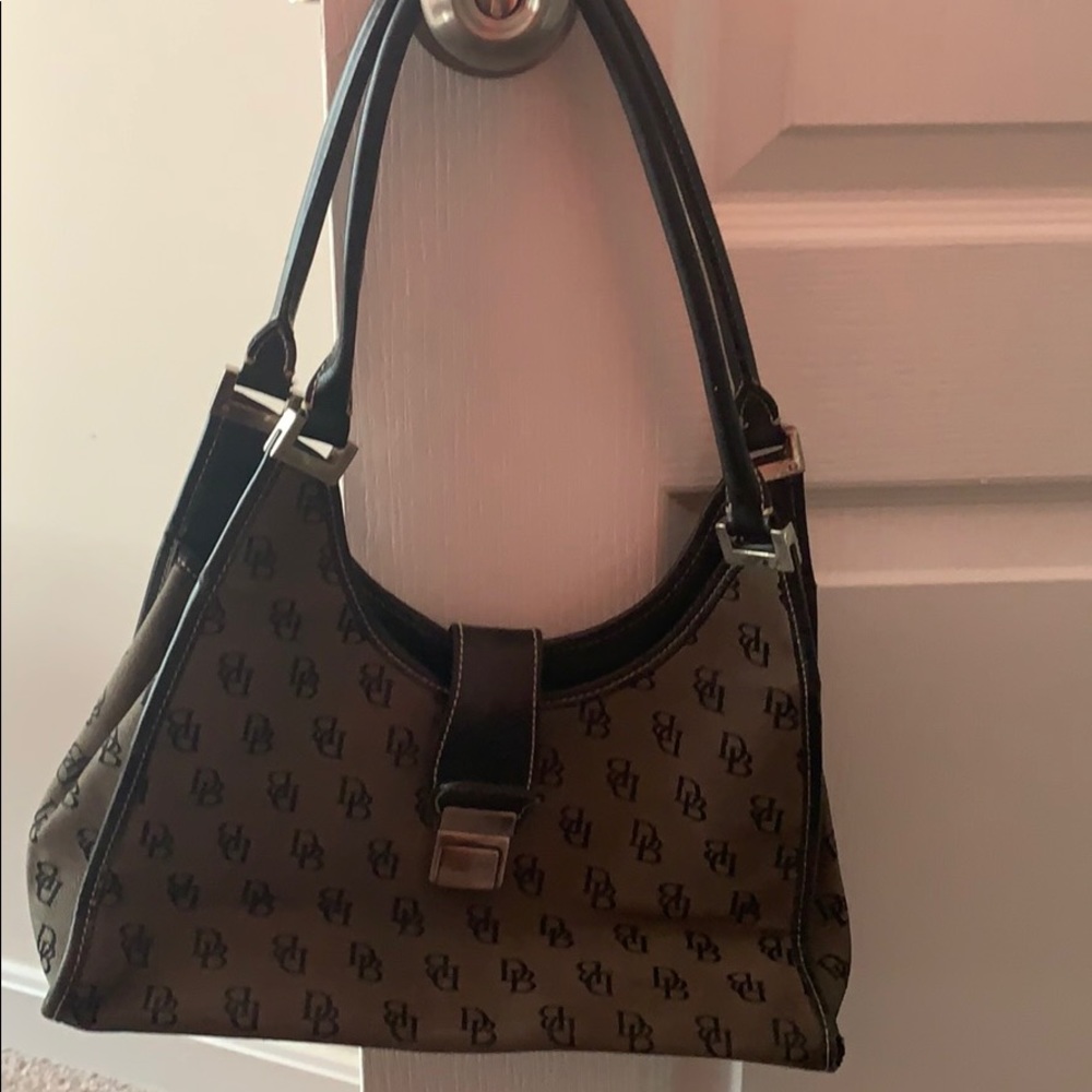 Dooney & Bourke